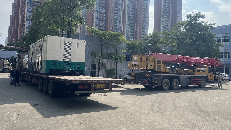 兆瓦级移动储能充电站厂家装卸货实拍